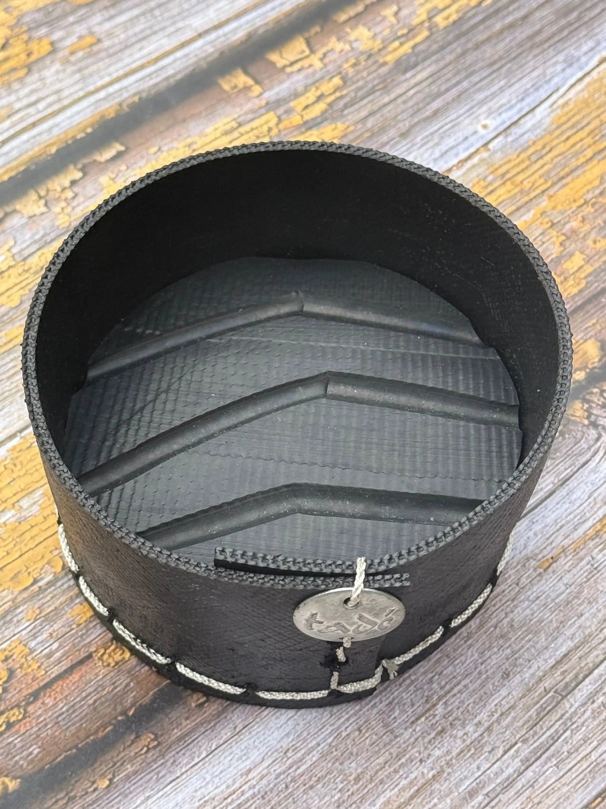 Recycled Tyre Soap Dish-TADÉ PAYS DU LEVANT-FrenchSoaps