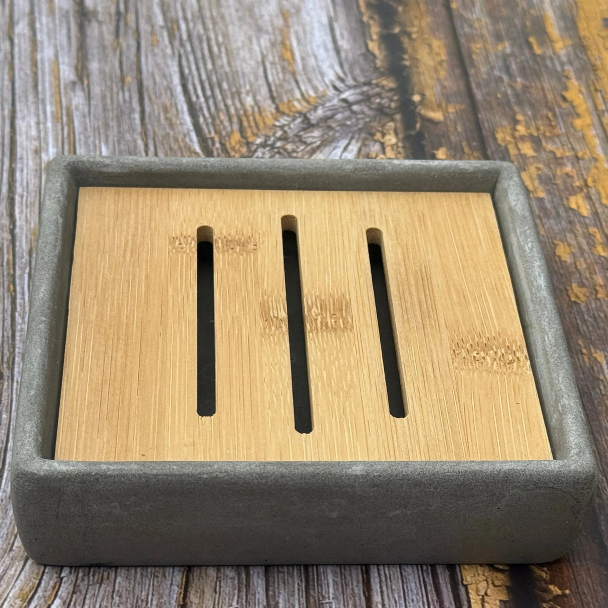 Square 2 part Cement Soap Dish with Bamboo-Bastide & Olivier-FrenchSoaps