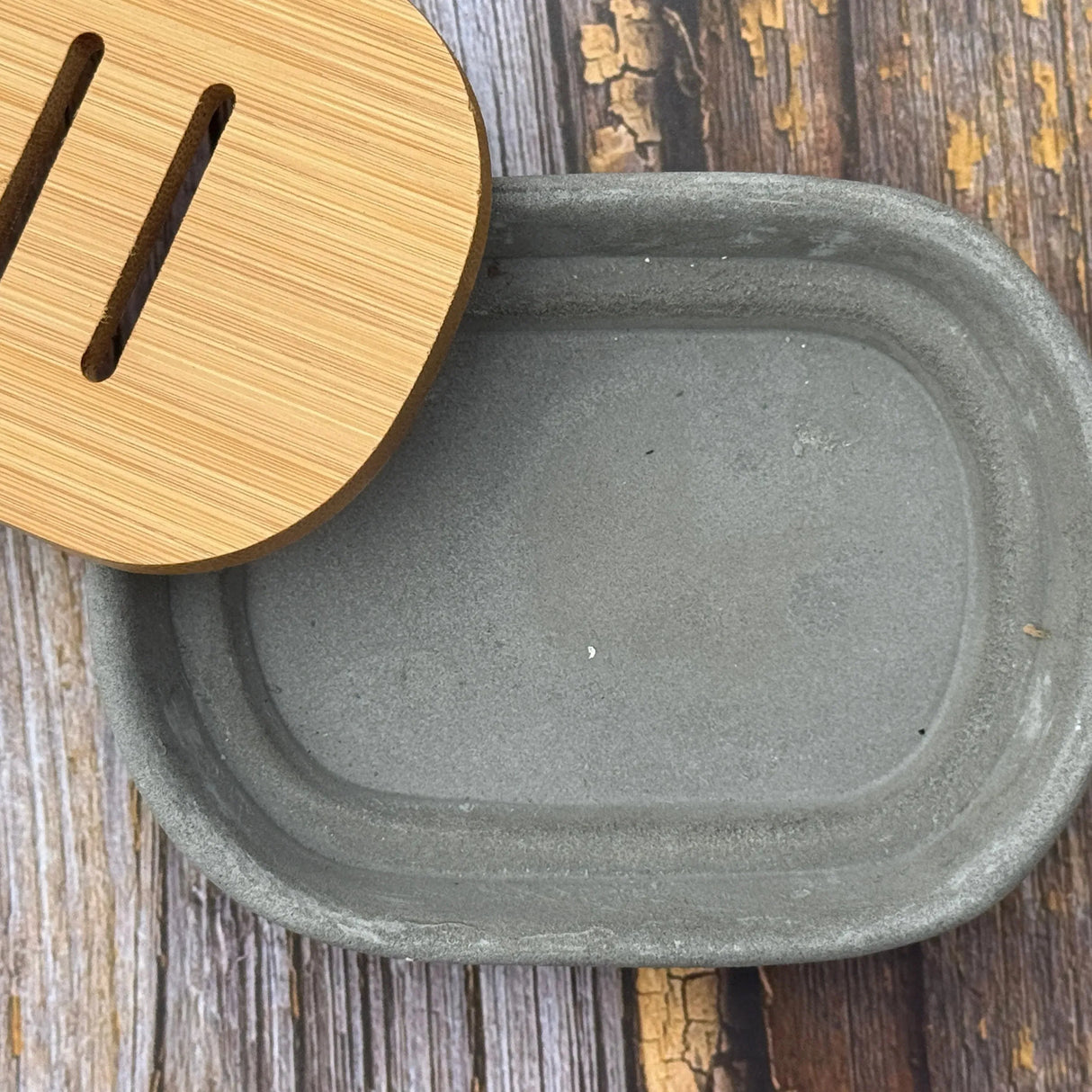 Oval 2 part Cement Soap Dish with Bamboo-Bastide & Olivier-FrenchSoaps