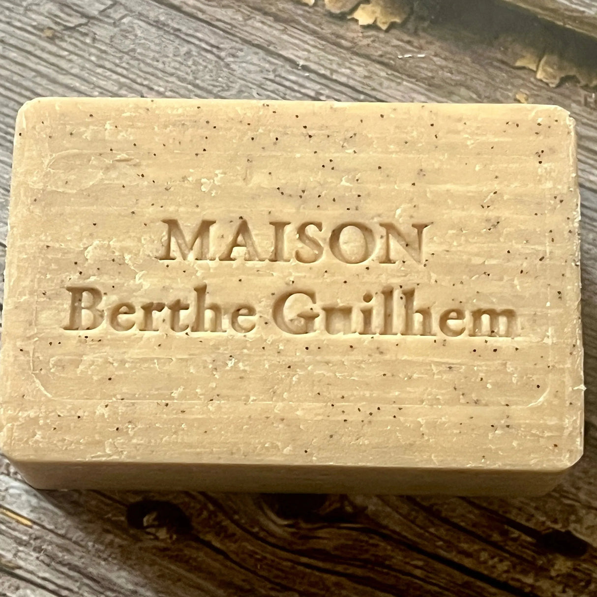 MAISON BERTHE GUILHEM Apricot Kernel (Exfoliating, Gommant) with Apricot & Palmarosa Oils | Organic Alpine Goat's Milk | 100g French Soaps UK