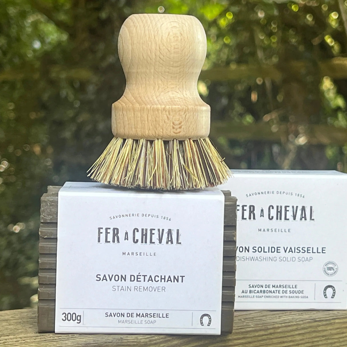 FER A CHEVAL Dishwashing & Stain Removing Bar Duo + Pot Brush (worth £16.95) French Soaps UK