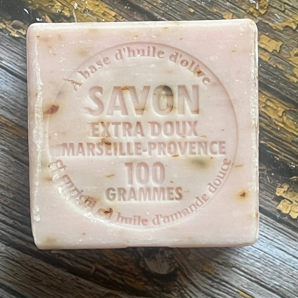 LE CHATELARD 1802 Rose Petal Exfoliating Marseille Soap, 72% Coconut, Olive and Almond Oil, 100g | PALM FREE French Soaps UK
