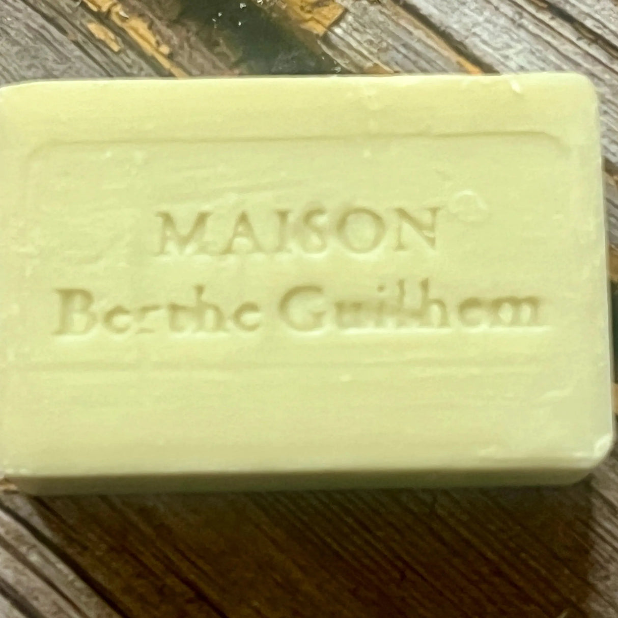 MAISON BERTHE GUILHEM Spearmint & Avocado Oils | Organic Alpine Goats Milk | 100g French Soaps UK