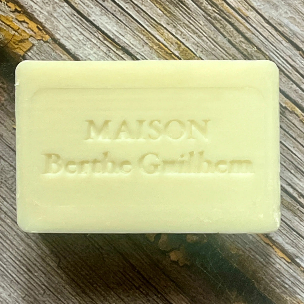 MAISON BERTHE GUILHEM Sweet Almond Oil | Organic Alpine Goat's Milk | 100g French Soaps UK
