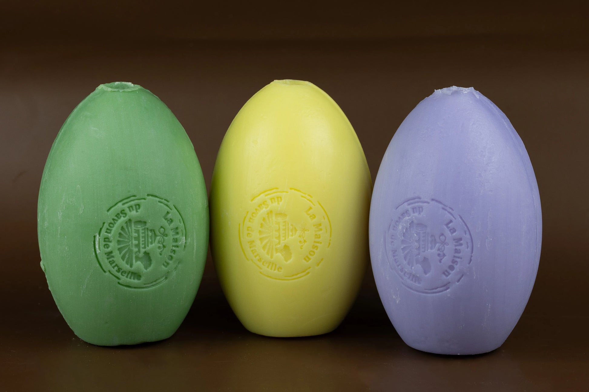 LA MAISON DU SAVON DE MARSEILLE Lemon Rotating Wall Soap | 270g French Soaps UK