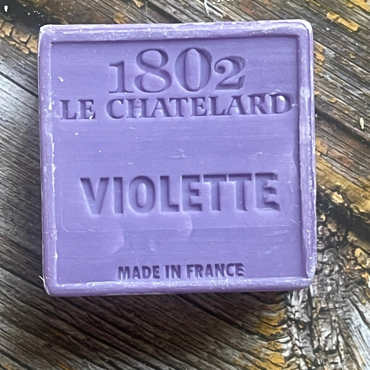 LE CHATELARD 1802 Violet Marseille Soap, 72% Coconut, Olive and Almond Oil, 100g | PALM FREE French Soaps UK