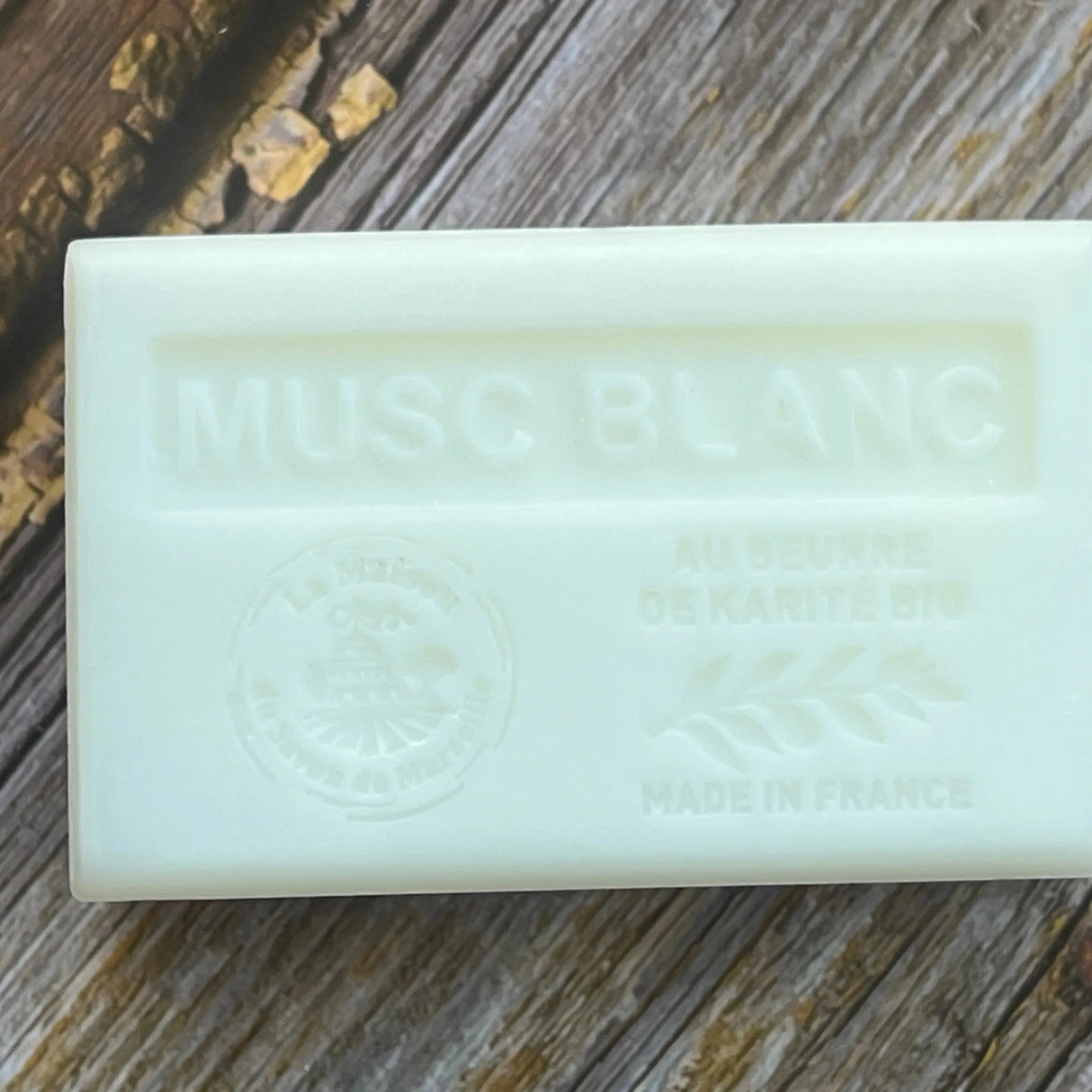 LA MAISON DU SAVON DE MARSEILLE White Musk French Soap with Organic Shea Butter, 125g French Soaps UK