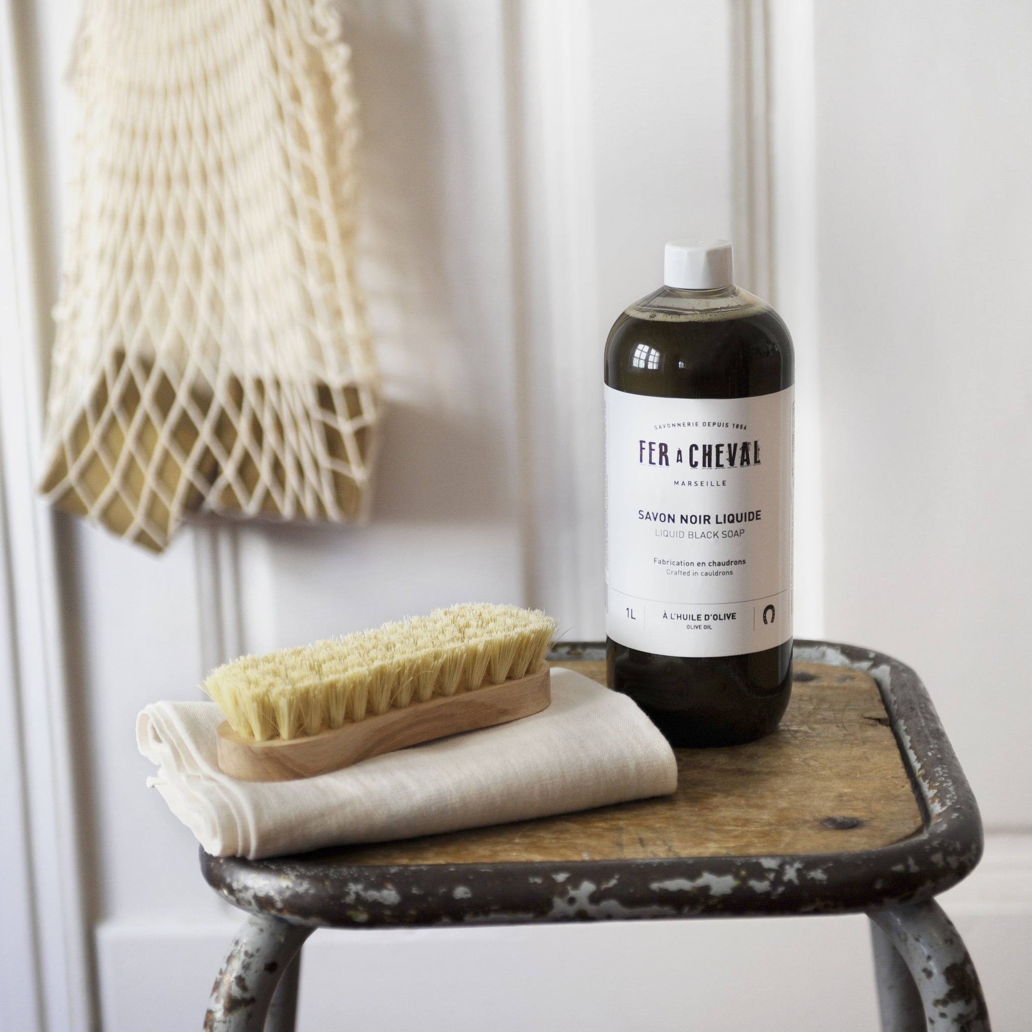 BLACK LIQUID SOAP