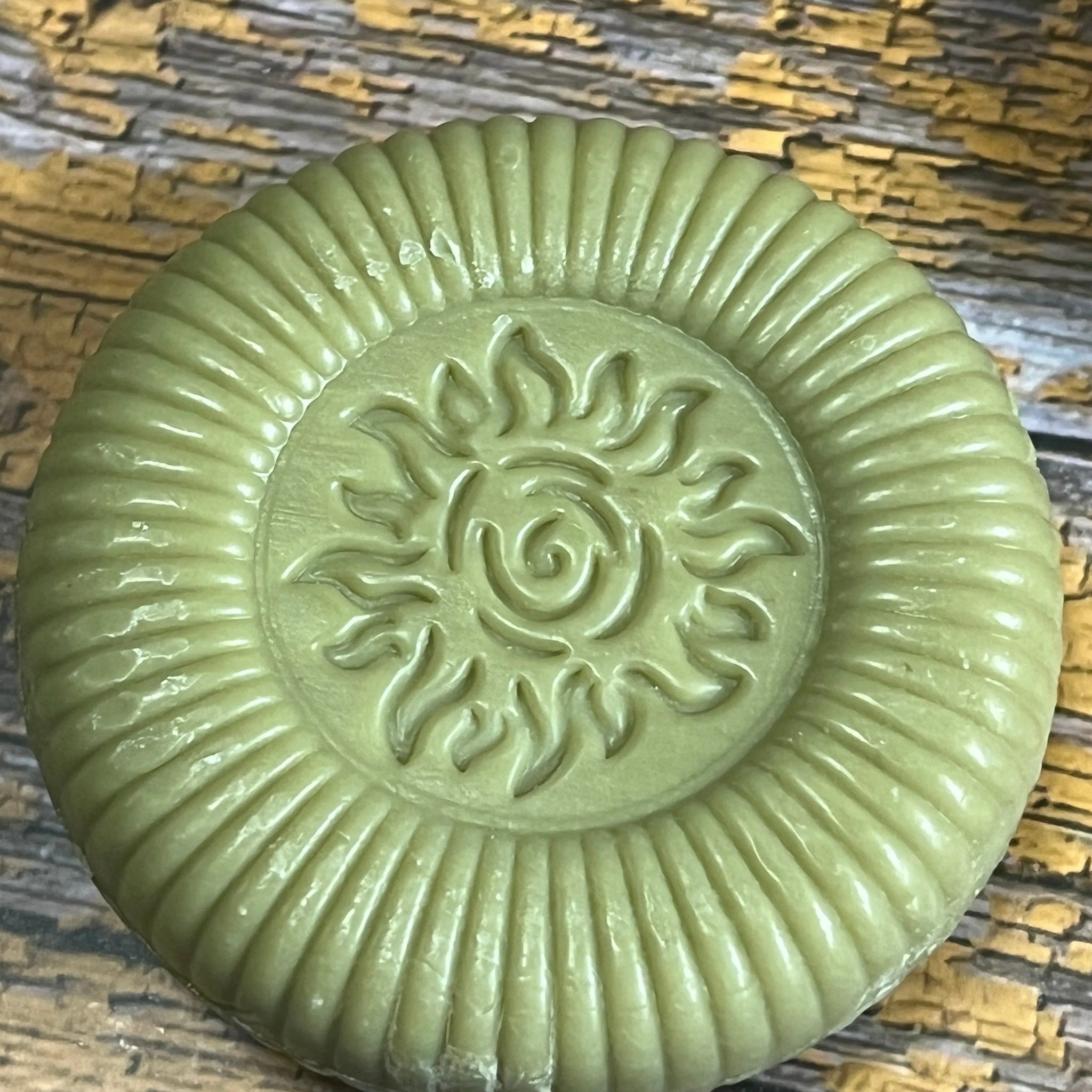 ROUND