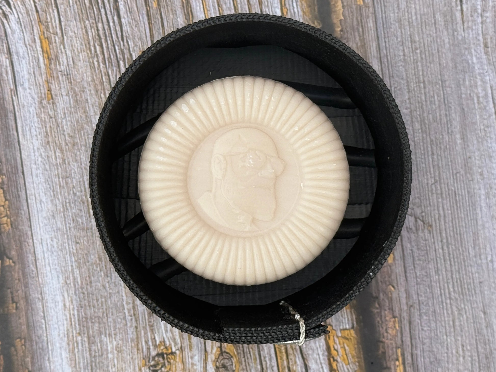 Recycled Tyre Soap Dish-TADÉ PAYS DU LEVANT-FrenchSoaps