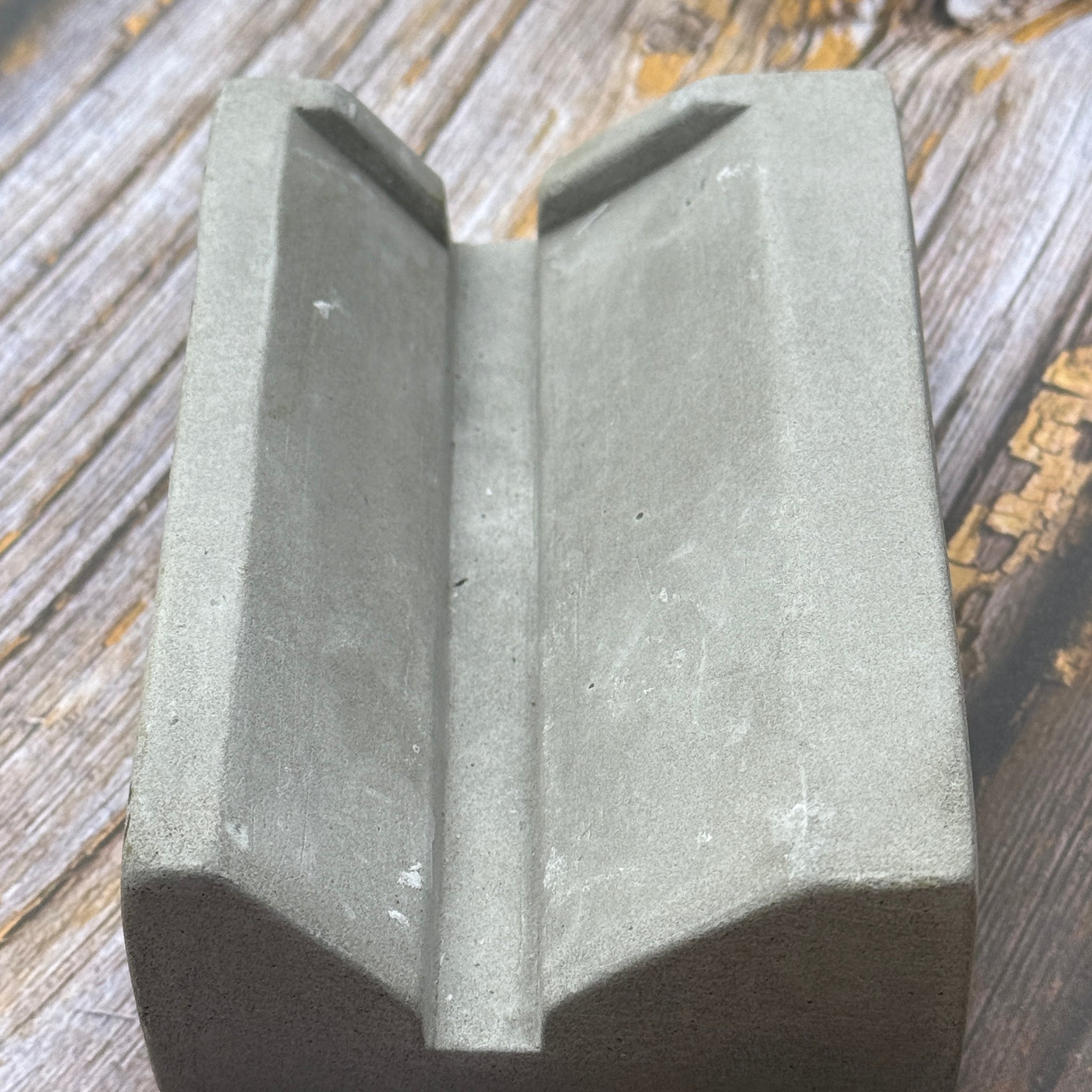 Upright Cement Soap Dish