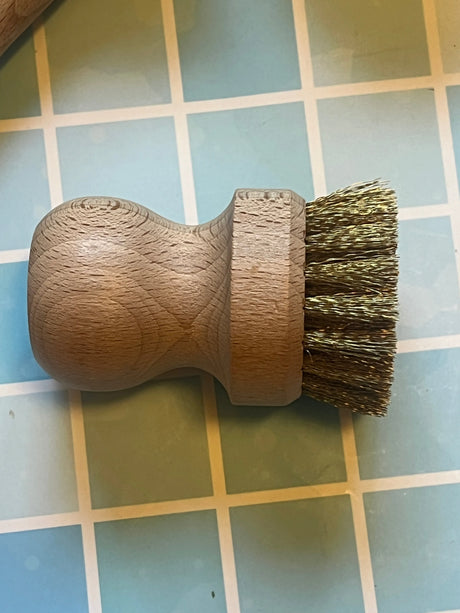 EDDINGTONS Beechwood Grill Brush with Brass & Copper Bristles French Soaps UK