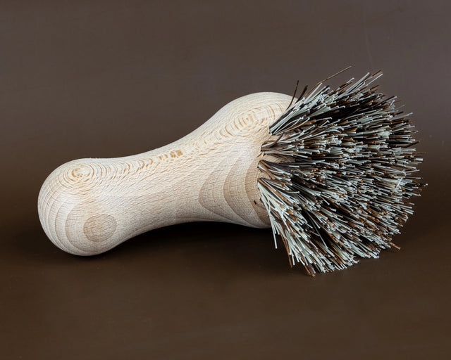EDDINGTONS Beechwood Handle Pot Brush with Plant Fibre Bristles French Soaps UK