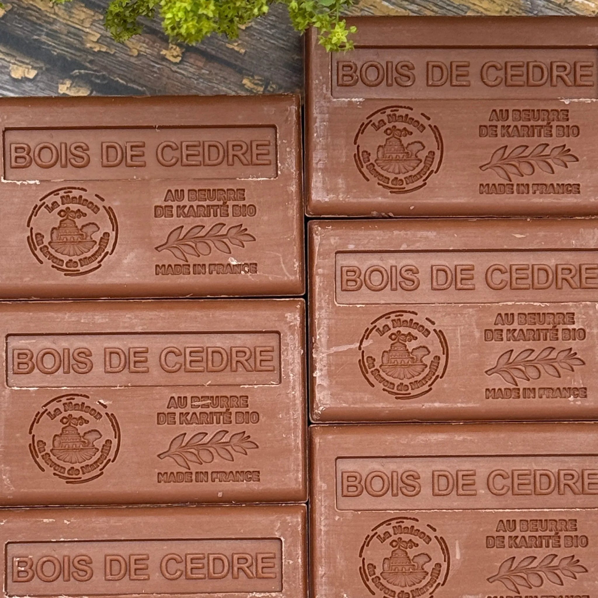 LA MAISON DU SAVON DE MARSEILLE Cedar Wood (Bois de Cedre) French Soap with organic Shea Butter 125g x 6 French Soaps UK