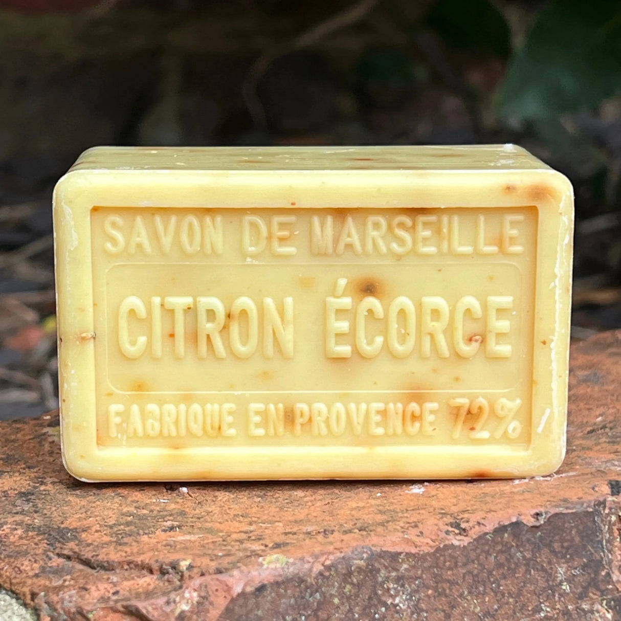 BLEU JAUNE Exfoliating Lemon (Citron Écorce), Marseille Bath & Shower Bar, 250g French Soaps UK