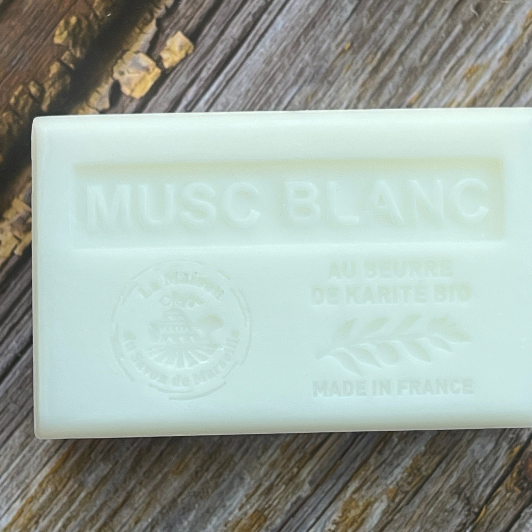 LA MAISON DU SAVON DE MARSEILLE White Musk French Soap with Organic Shea Butter, 125g French Soaps UK