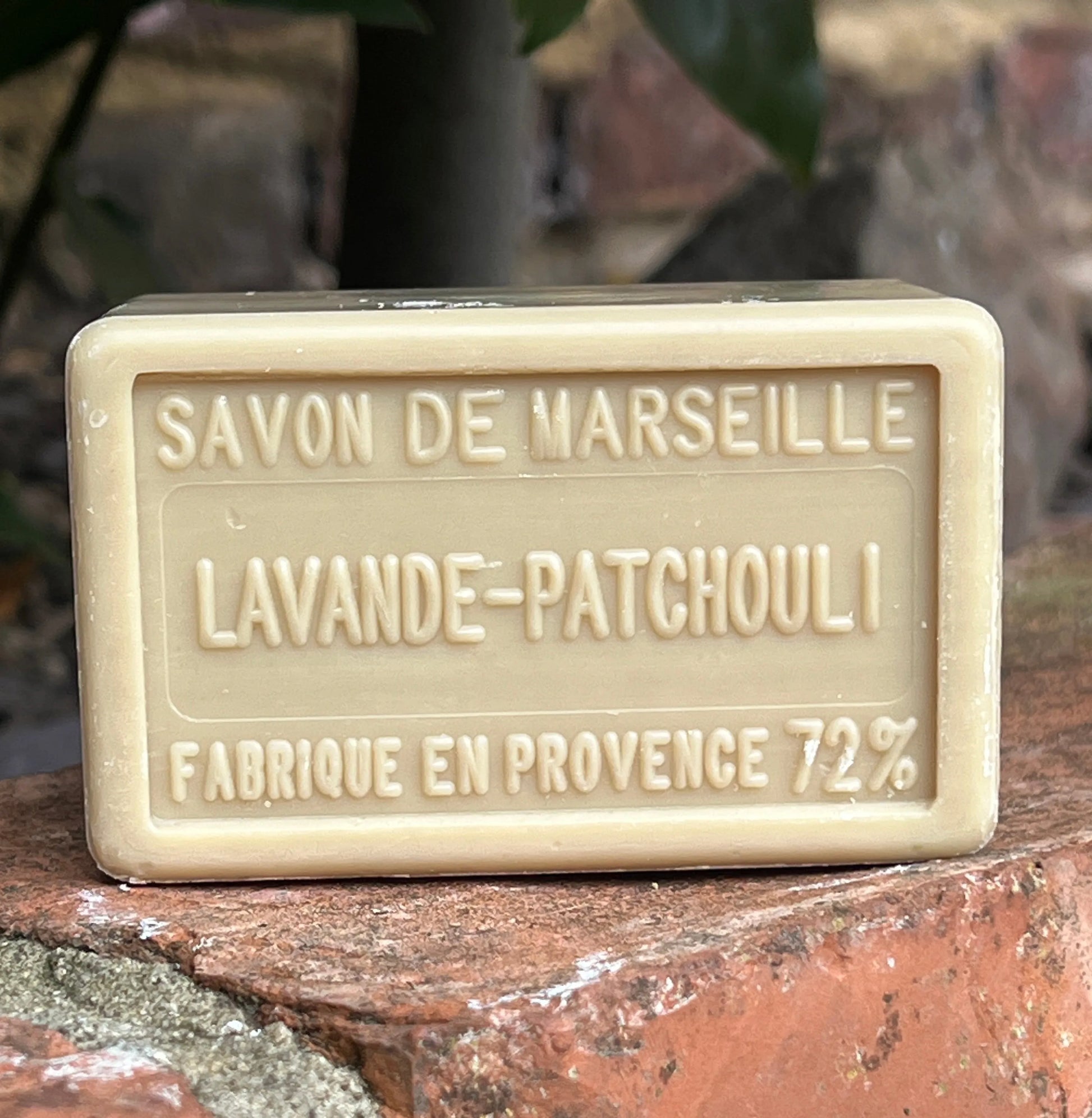 BLEU JAUNE Lavender & Patchouli, Marseille Bath & Shower Bar I 250g French Soaps UK