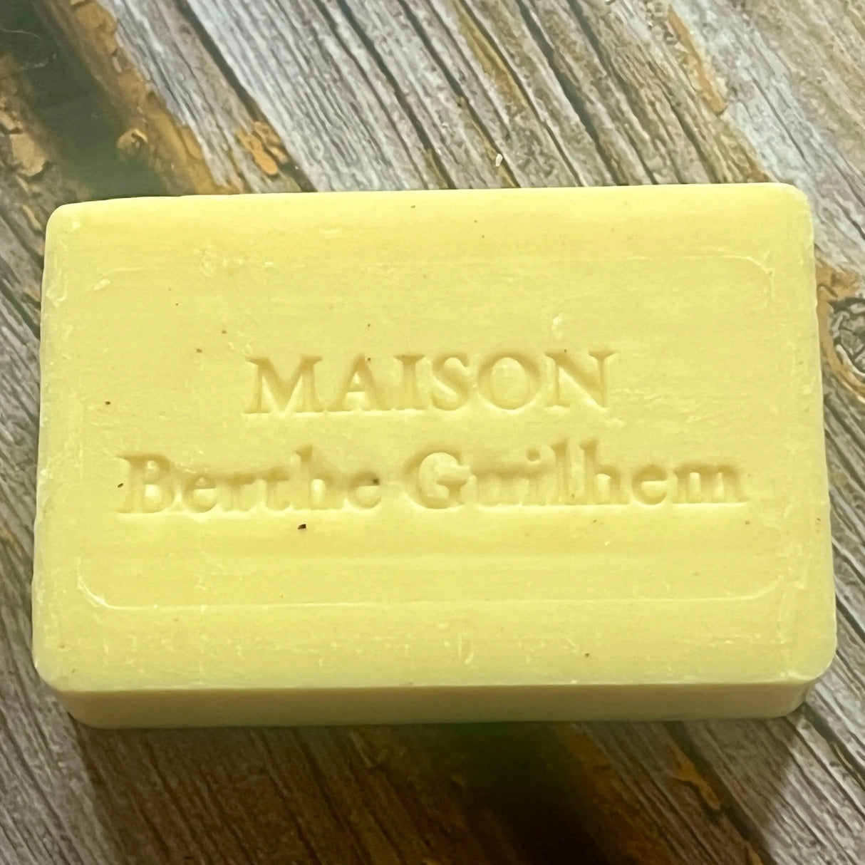 MAISON BERTHE GUILHEM Lemongrass & Apricot Oils  | Organic Alpine Goat's Milk | 100g French Soaps UK