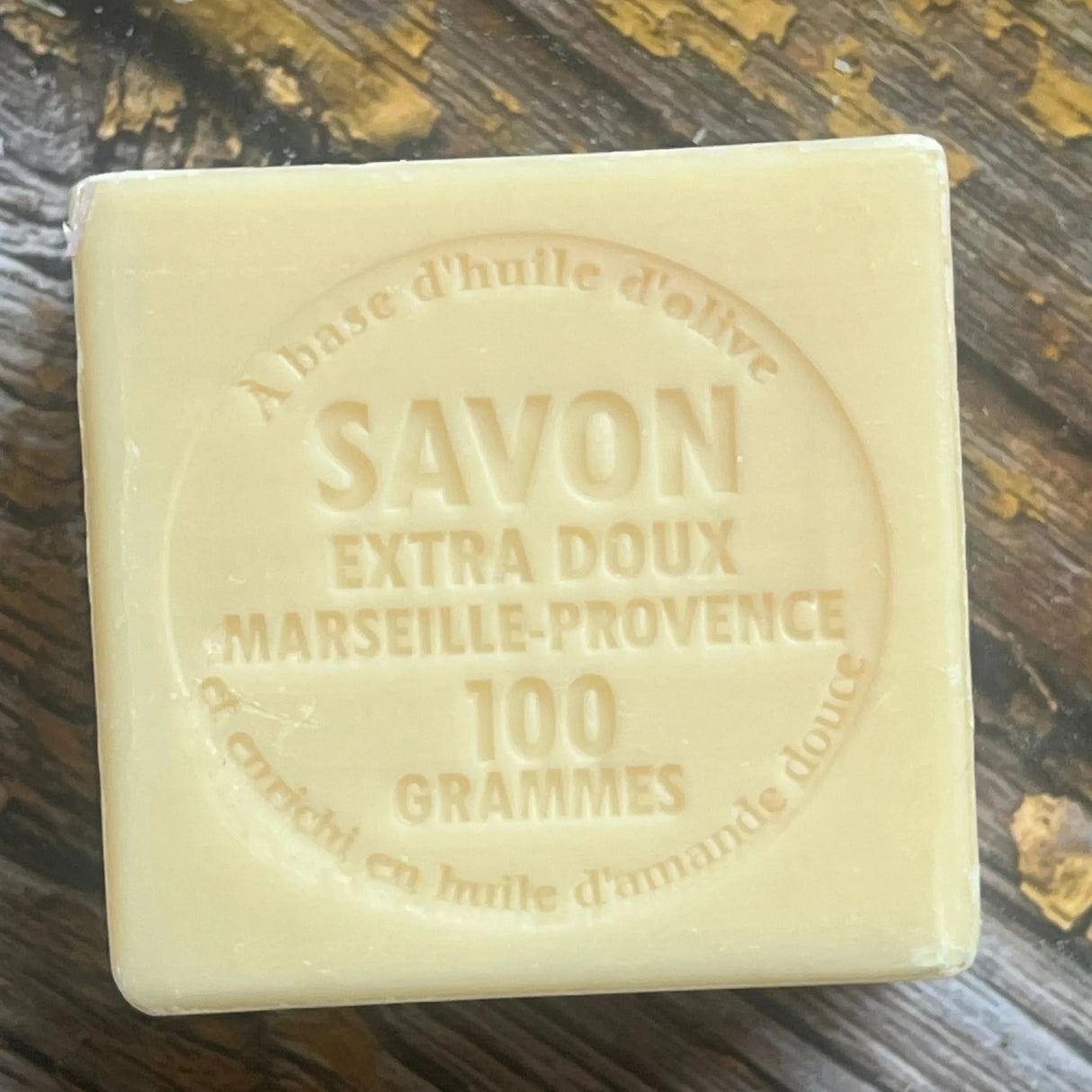 LE CHATELARD 1802 Magnolia & Tea Flower Marseille Soap, 72% Coconut, Olive and Almond Oil, 100g |  PALM FREE French Soaps UK